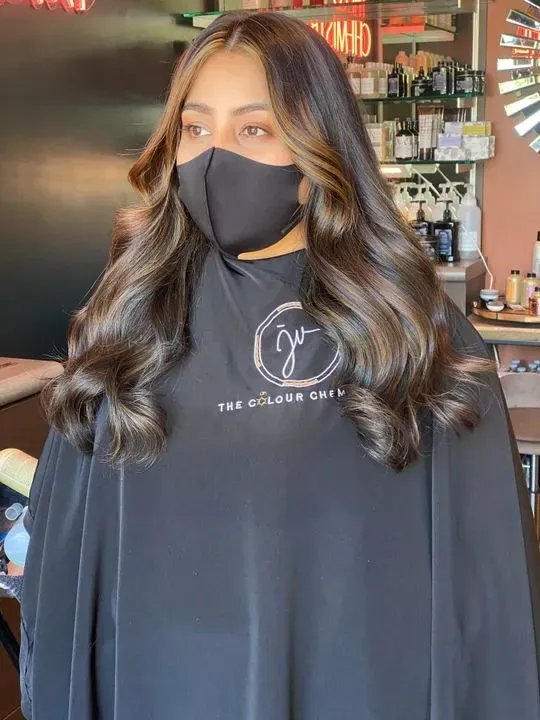 https://cdn.salonspotlight.com/photos/9HwKtNtqgDjAoOoLvBx1/c0905249-67c6-45eb-b6dc-0374322ef3fe_720x720
