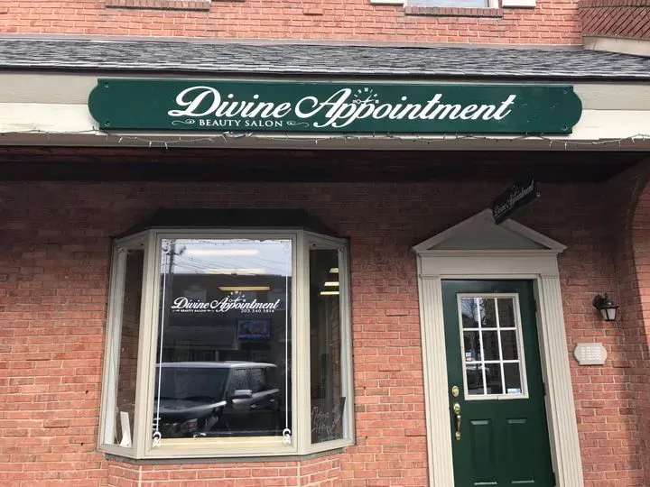 https://cdn.salonspotlight.com/photos/9I0R535oL24EWWiSRjCG/bcdc9c82-3047-4d8c-919c-b48c2fa8032e_720x720