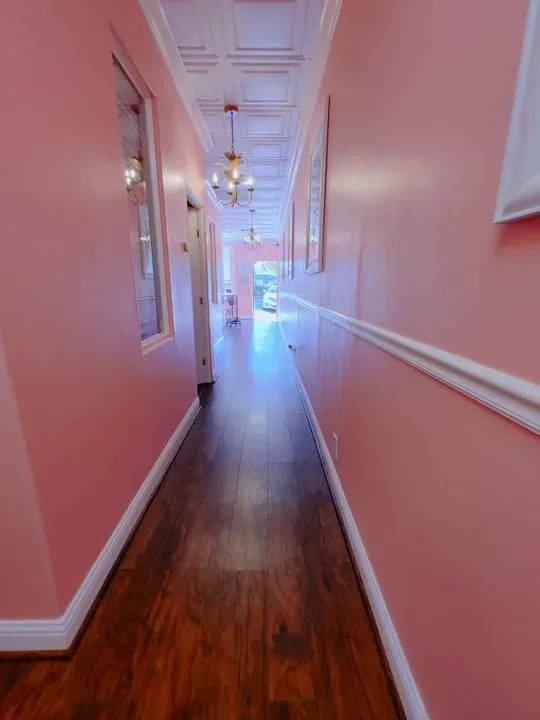 https://cdn.salonspotlight.com/photos/9IVAXm6fgZBa3oLqDVjB/9a01c72d-813d-42db-85fc-9ff5470a4bde_720x720