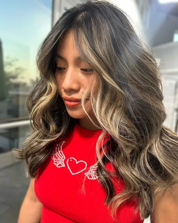 https://cdn.salonspotlight.com/photos/9KKG2hoU5X82w33KLdiJ/074998ce-fd42-4e8e-8645-8489ac17123e_720x720