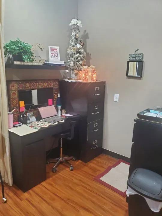 https://cdn.salonspotlight.com/photos/9M6jSz5towmC7TTA00cg/19ef393e-4706-4b62-a2d3-aad39b6a4337_720x720