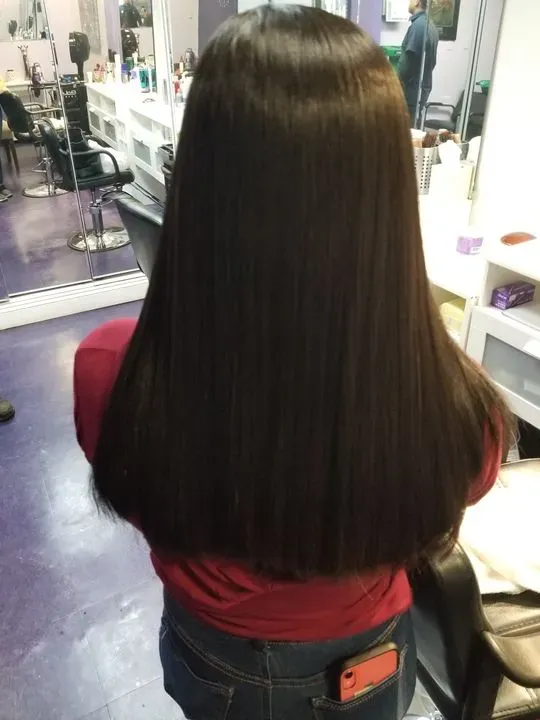 https://cdn.salonspotlight.com/photos/9Mfr2OVym2ZXeWiEVcKr/109c2d01-6c8f-43a4-8e9e-1616edc5fd41_720x720