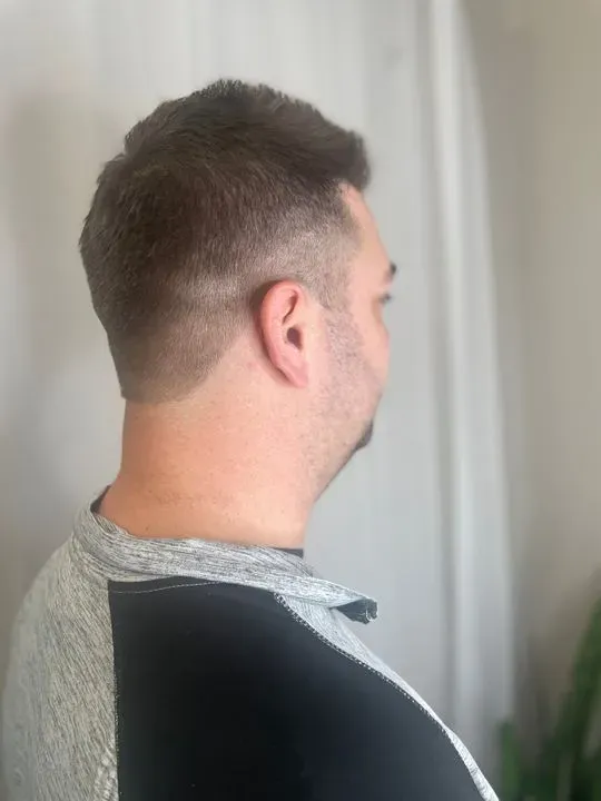 https://cdn.salonspotlight.com/photos/9SMsERXJW8jCodKrhimv/079b6c90-d9fe-45a3-9a98-40e4c5016e56_720x720