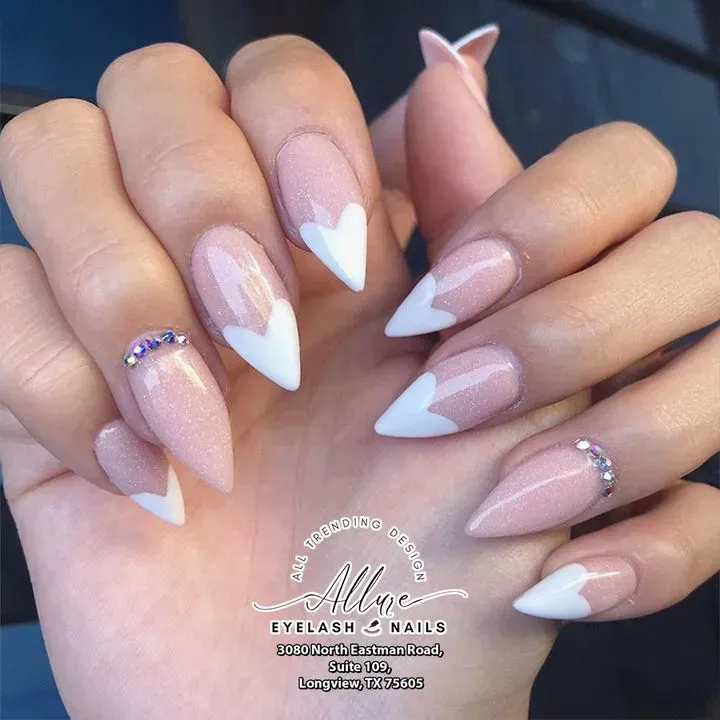 https://cdn.salonspotlight.com/photos/9YBFwSVcRVL8JsdSMMwh/6d06f1b6-4574-4064-bb30-354af5840a28_720x720
