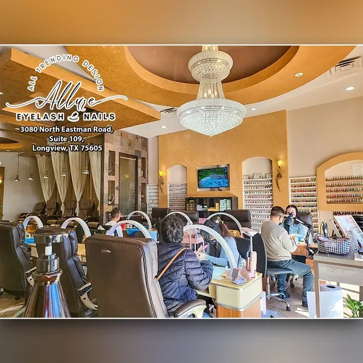 https://cdn.salonspotlight.com/photos/9YBFwSVcRVL8JsdSMMwh/bc73c7ba-6ea8-4031-a135-9a65ba69294a_720x720