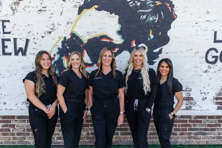 https://cdn.salonspotlight.com/photos/9YXHchE5TsPyF3dMoqNP/41a4abd8-59b6-42a0-877e-84e447066544_720x720