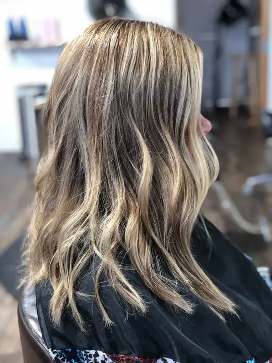 https://cdn.salonspotlight.com/photos/9YaOECl3GlN4EBJTfzKE/a35229f9-f612-426f-be8e-a3e6bb1271b5_720x720