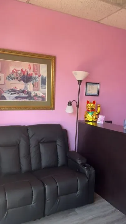 https://cdn.salonspotlight.com/photos/9Yy0dMBctBtTpvC1GWL7/7be6a4e2-bddd-4145-85f3-bb1fd017e61e_720x720