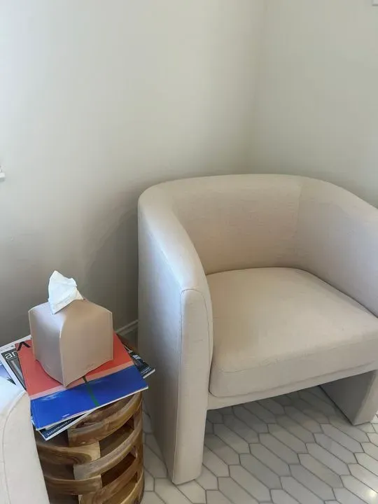 https://cdn.salonspotlight.com/photos/9ZbUqzGjCArQJsGdA70d/d17ccd78-62fb-4ddf-b43d-2e759119184f_720x720
