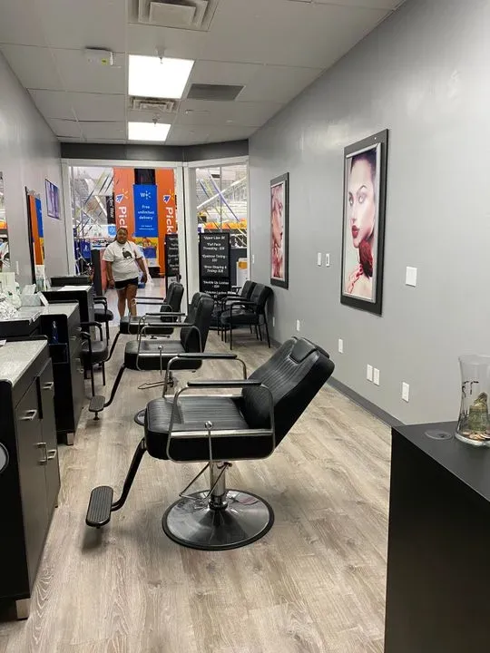 https://cdn.salonspotlight.com/photos/9cZIF5cMPEZ3gQEEf2jX/8d9b8068-d862-49ce-9860-b2bf59053d33_720x720