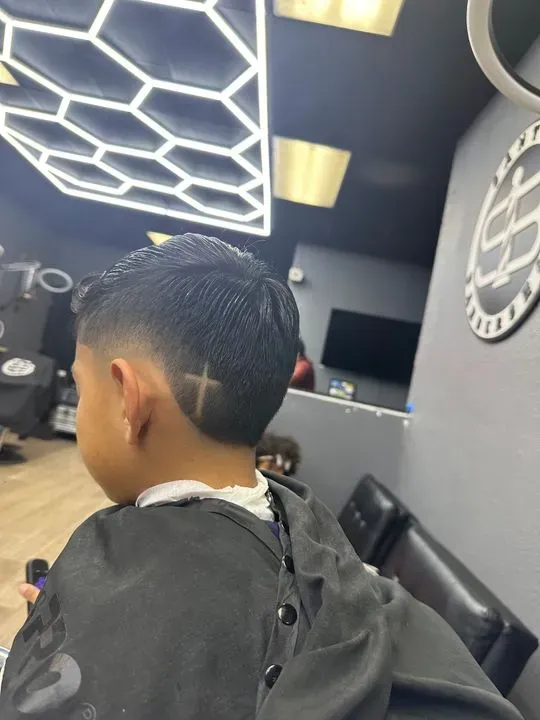 https://cdn.salonspotlight.com/photos/9d8quT2SYxpNpM1YQb14/cb88a49b-1198-45d1-80fa-517c754e8399_720x720