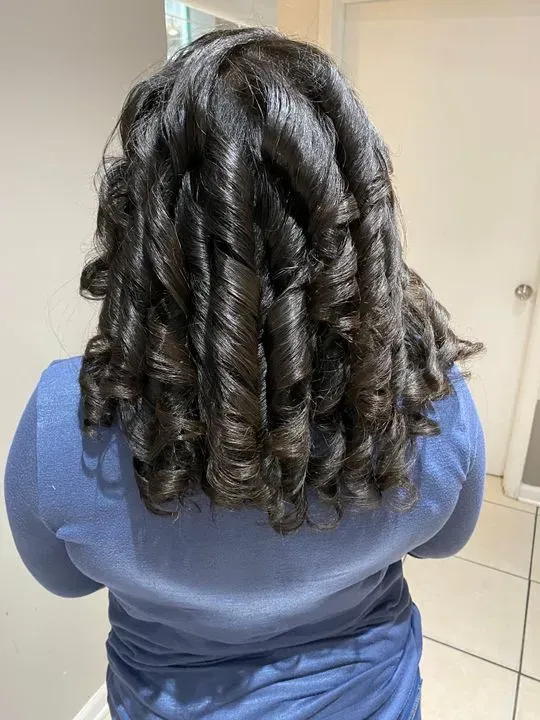 https://cdn.salonspotlight.com/photos/9eR4f9RQYVRpuM9qEZMq/2d570256-dbd4-440f-9369-1b6a13a72cca_720x720