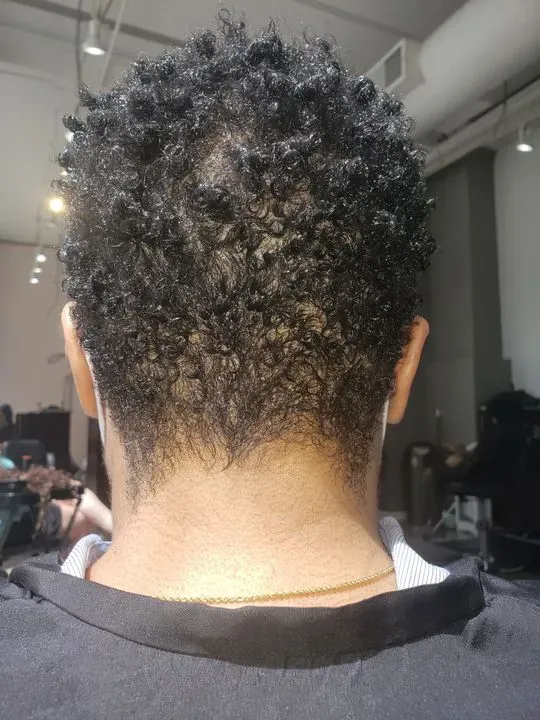 https://cdn.salonspotlight.com/photos/9eR4f9RQYVRpuM9qEZMq/7071ab9d-963a-4b0d-b979-5621c8608e0e_720x720