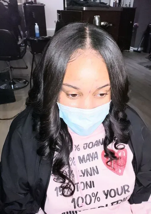 https://cdn.salonspotlight.com/photos/9eR4f9RQYVRpuM9qEZMq/cf62d7ce-47cc-487a-a115-24718d68994c_720x720