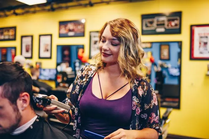 https://cdn.salonspotlight.com/photos/9fzzVErC9ibXYBBRsjvy/68a6893f-8214-4d6b-b526-0fc33a162148_720x720