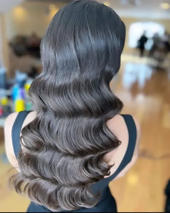 https://cdn.salonspotlight.com/photos/9gUB42zyXSXbKeD00swP/e290713b-6ac8-4cd5-83c3-982776058151_720x720