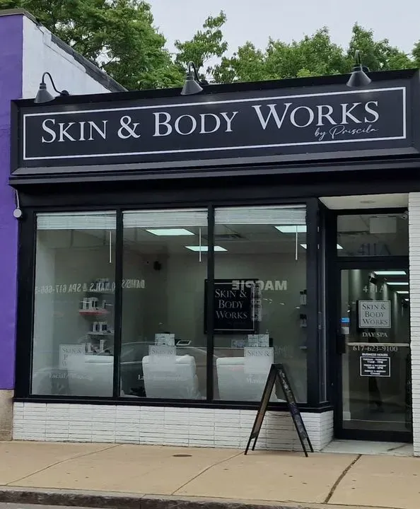 https://cdn.salonspotlight.com/photos/9lZ4XbDXyNX0JqACJG4Y/3d535faa-5193-4e5b-8d81-9f7910673467_720x720