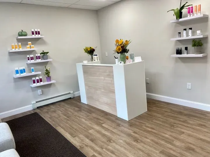https://cdn.salonspotlight.com/photos/9lZ4XbDXyNX0JqACJG4Y/bcba0256-65c9-4983-bfa4-e42cd3d3b633_720x720