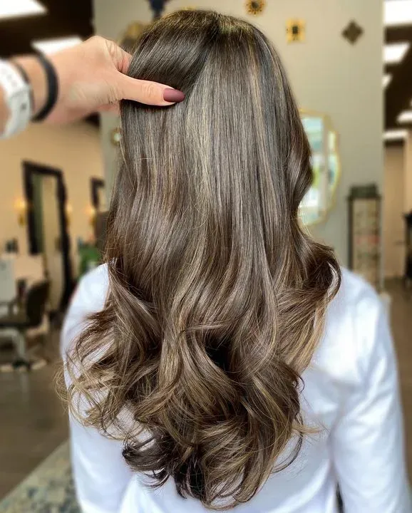 https://cdn.salonspotlight.com/photos/9ly3z5Og20adJDbrRuoo/3e527a3d-7ed8-46bd-a6c7-c6d1bef44ddf_720x720