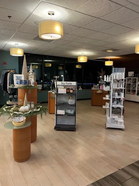 https://cdn.salonspotlight.com/photos/9mIgJgO992aPWdm5hCvm/d7e4f11a-4582-430b-85a4-656d788cdd4d_720x720
