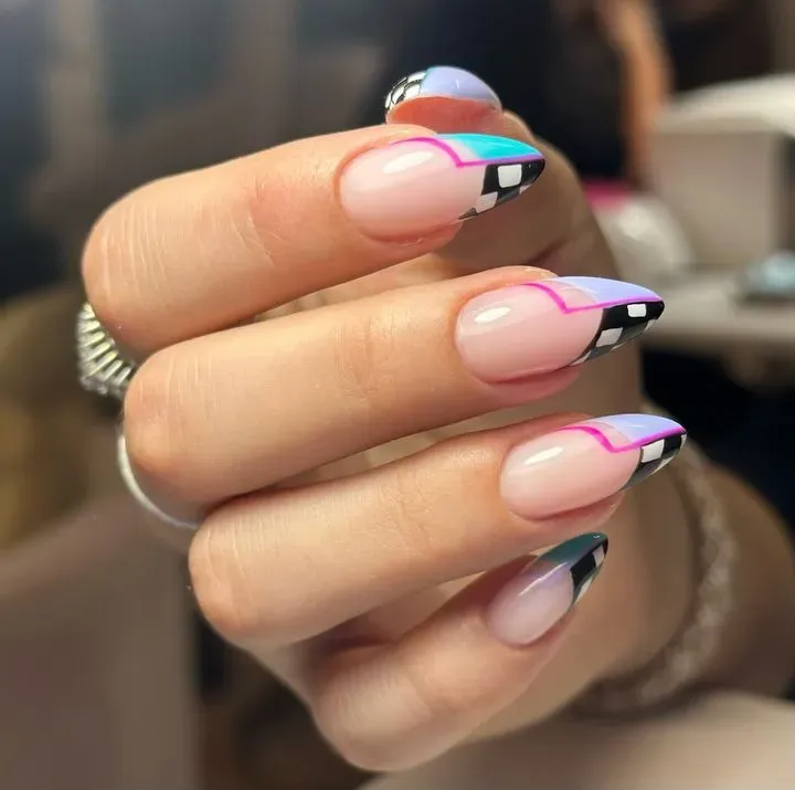 https://cdn.salonspotlight.com/photos/9mTGyVMjD6YzjFVolGNo/1ba126c9-4678-48d9-a359-86a76cd02194_720x720