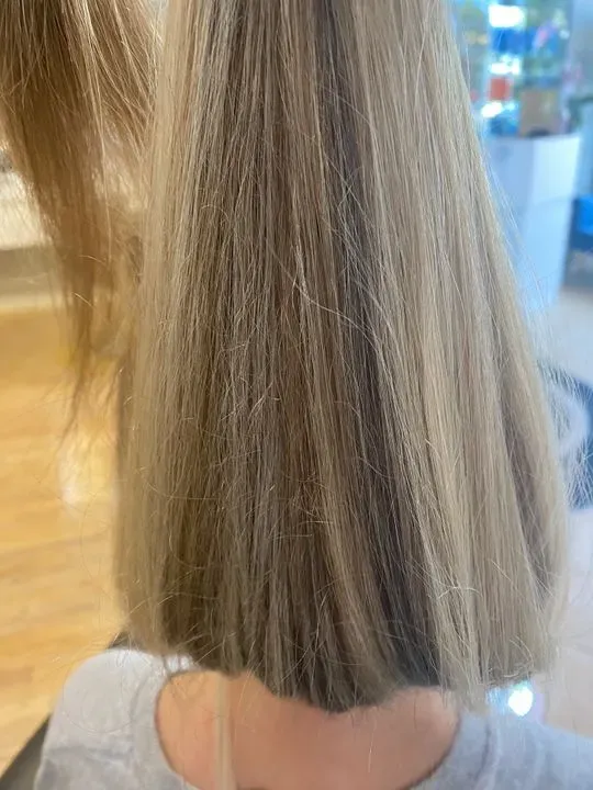 https://cdn.salonspotlight.com/photos/9mucThmv9jejOogagZ5C/a67cc1d5-e320-4f23-b429-a94deac70995_720x720