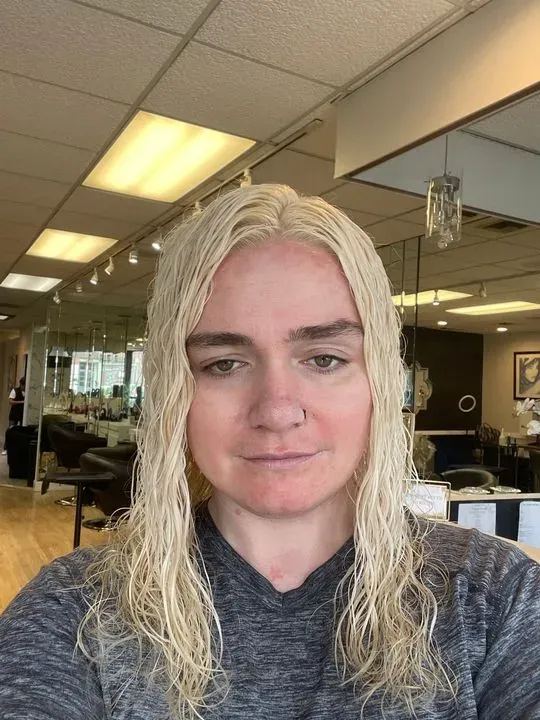 https://cdn.salonspotlight.com/photos/9mucThmv9jejOogagZ5C/fa20caeb-3bff-4a60-ab13-597702aa9bf6_720x720