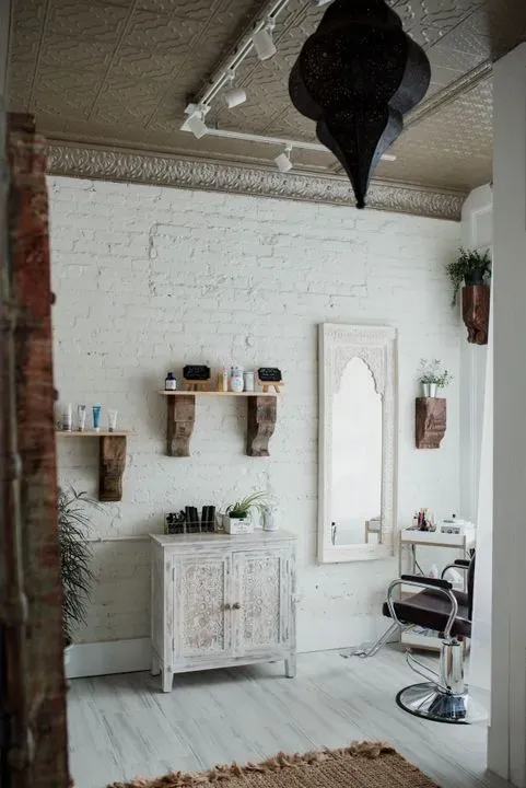https://cdn.salonspotlight.com/photos/9nWgH0RIny66es9Isb75/49914009-ead4-412c-97aa-ebb5d8732f30_720x720