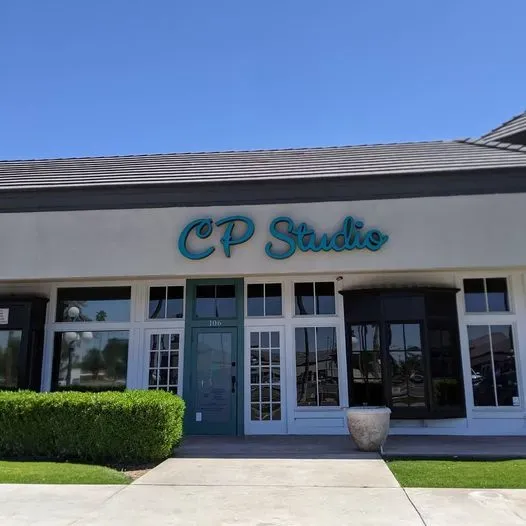 https://cdn.salonspotlight.com/photos/9py5UN3lpJD4pNgj1yNF/783c7e11-05b9-40fd-827e-115885b34620_720x720