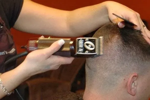 https://cdn.salonspotlight.com/photos/9q5oHAt1YchMqY7kddii/cdffcc25-5dff-4128-b6c3-cb14230e345f_720x720
