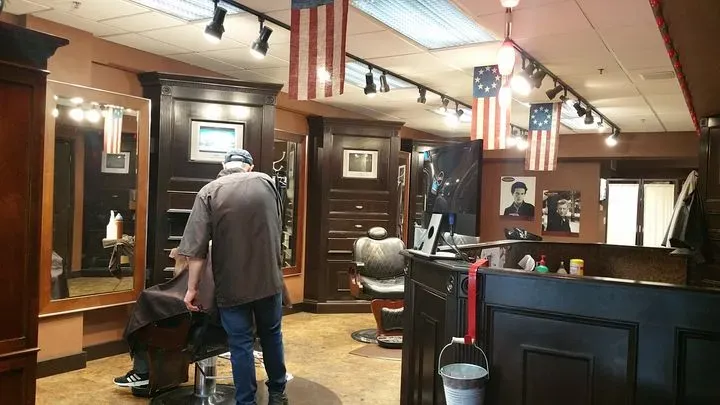 https://cdn.salonspotlight.com/photos/9q5oHAt1YchMqY7kddii/e7dadd40-8474-41ab-be63-5109d42c801f_720x720