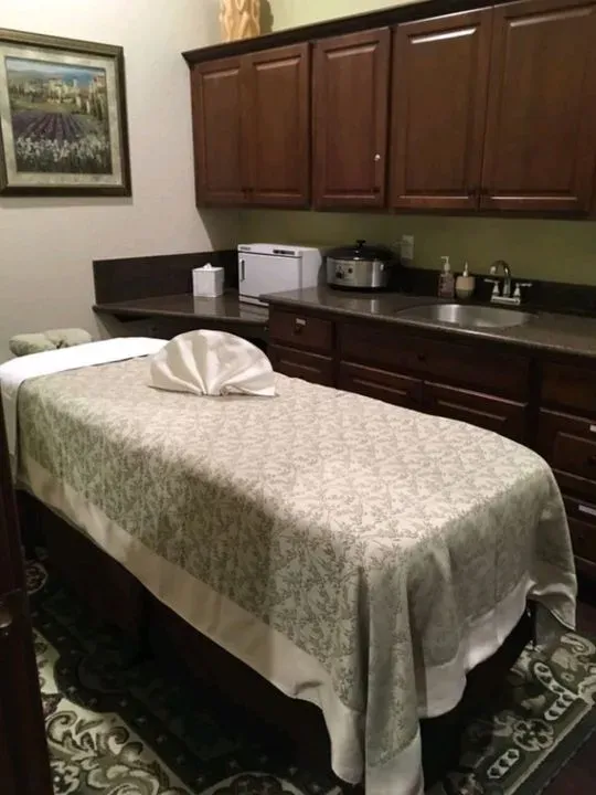 https://cdn.salonspotlight.com/photos/9qT4a9bu90dv6S4kt1cW/ddaa0ff5-d5a1-46a9-ad92-7f172412a18a_720x720
