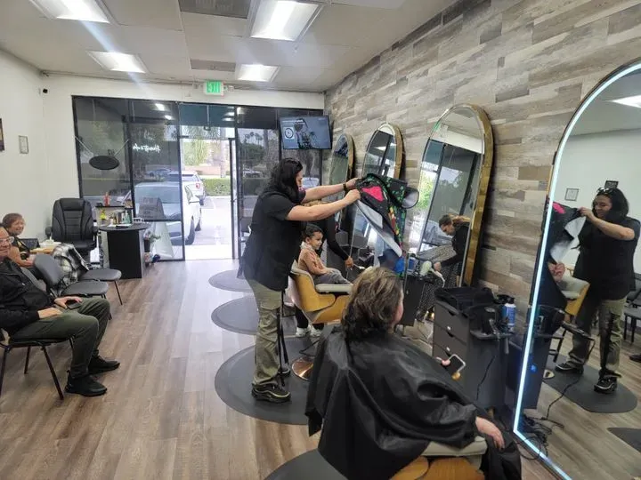 https://cdn.salonspotlight.com/photos/9qXOrSmqbLSb2OmaTWlJ/58559977-4c35-4573-bec9-b7343316914c_720x720