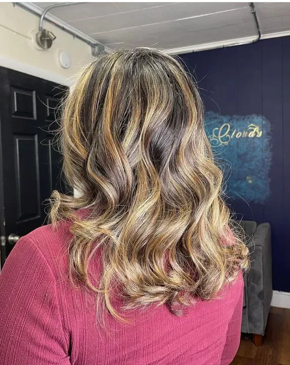 https://cdn.salonspotlight.com/photos/9s1SsgIfBB9PYykeeeem/f35d688a-ac0e-4eeb-af2b-d85a9ebc0ddf_720x720
