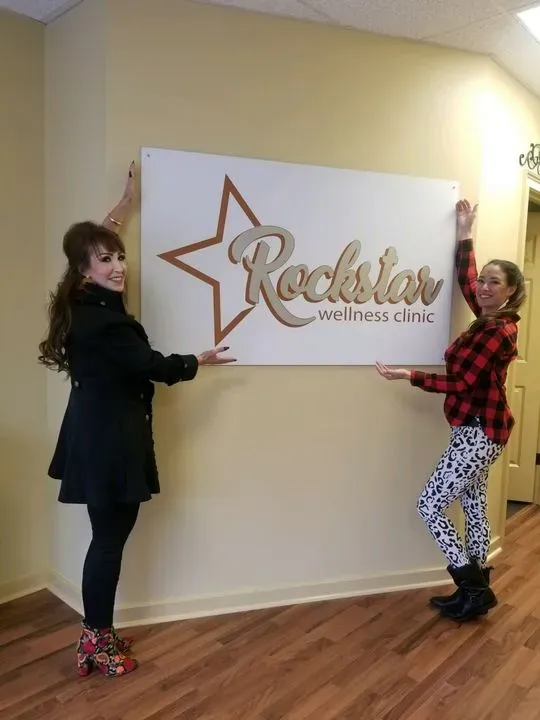 https://cdn.salonspotlight.com/photos/9su5j2xxs08E3c462WWT/778b8481-2478-453a-aa3e-2b7354f054e9_720x720