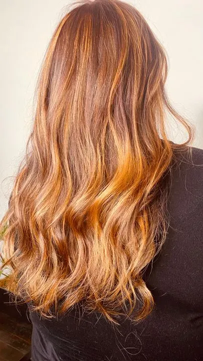 https://cdn.salonspotlight.com/photos/9uX5whtfCHEewkOxDzJj/117e9d86-2e10-46a0-a02e-d9648f43346a_720x720