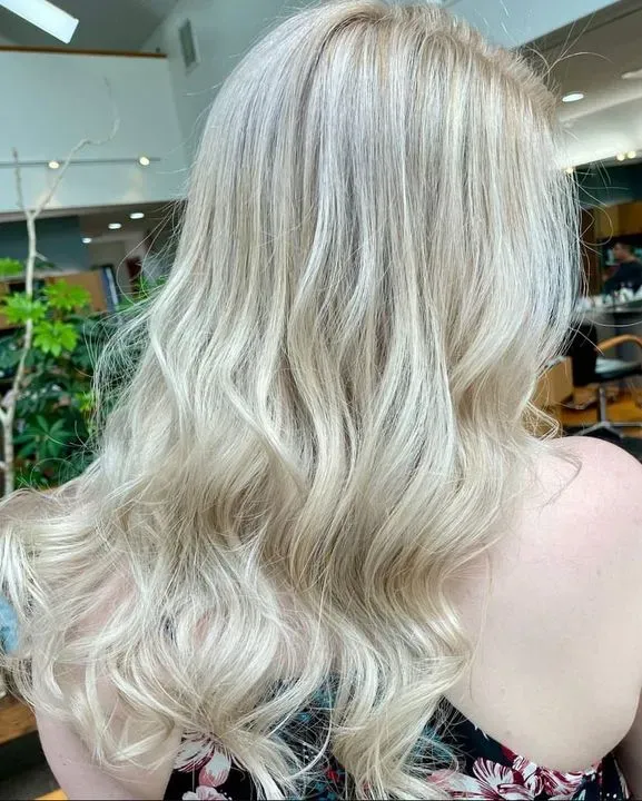 https://cdn.salonspotlight.com/photos/9w50pfH397NdXk4PglF1/c4f98354-7978-42f6-a57a-c78caaa32396_720x720