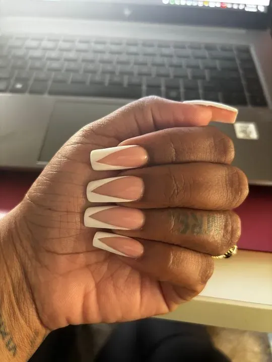 https://cdn.salonspotlight.com/photos/9w5sDJpqmD2Ac9KWFnbS/8c061460-3c0d-4fe7-b10f-f536c5ef6696_720x720