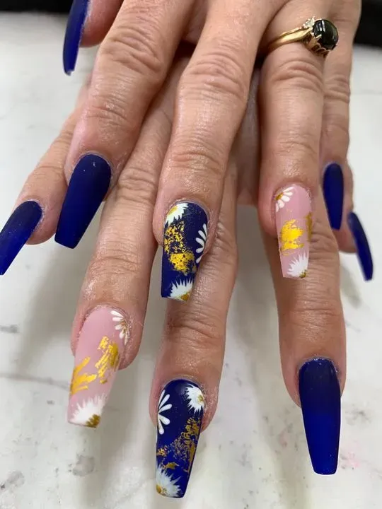 https://cdn.salonspotlight.com/photos/9woD48U5IejL0V0kuO7g/54f76dfe-ebd1-4fd2-9d31-04eac869a4e4_720x720