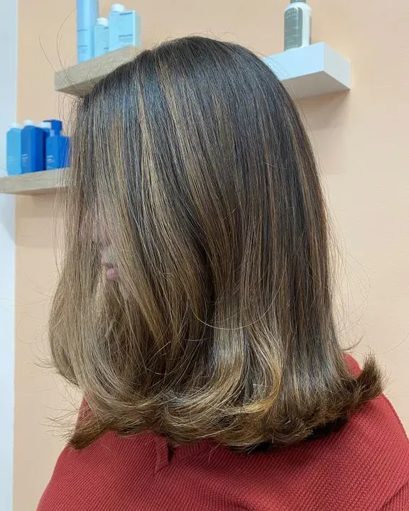 https://cdn.salonspotlight.com/photos/9xOxUrGUfSPEB50qC6B7/d5fe2463-2f9b-4d35-bcfe-3c0975a7a07c_720x720