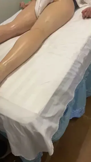 https://cdn.salonspotlight.com/photos/9yNk35GqUrEV95oqyY7w/4269ffa1-678b-41dd-9097-f483d60db90b_720x720