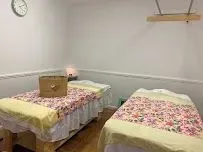 https://cdn.salonspotlight.com/photos/9yNk35GqUrEV95oqyY7w/9f344afe-1e06-44c6-a960-3623fe2c7980_720x720