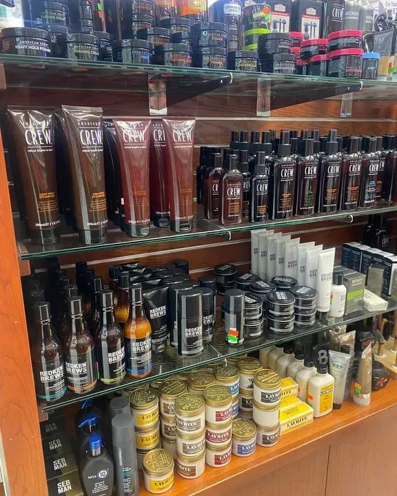 https://cdn.salonspotlight.com/photos/9yrjvw2Wf9WUHHFGVqhz/8e65ab88-66d5-4680-9e63-8587c56848cd_720x720