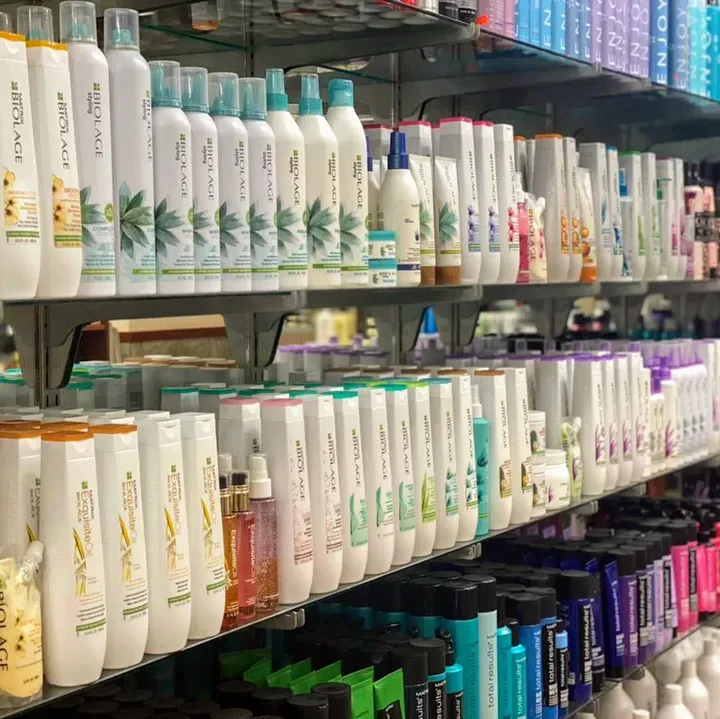https://cdn.salonspotlight.com/photos/9yrjvw2Wf9WUHHFGVqhz/c0ea175d-5381-4525-bc8d-8f499c3d5c8f_720x720