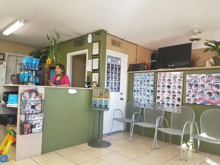 https://cdn.salonspotlight.com/photos/9z7ai0zSiYDaqz6OC8Ei/83c1605c-5991-4e45-8179-71f6dbb7849b_720x720
