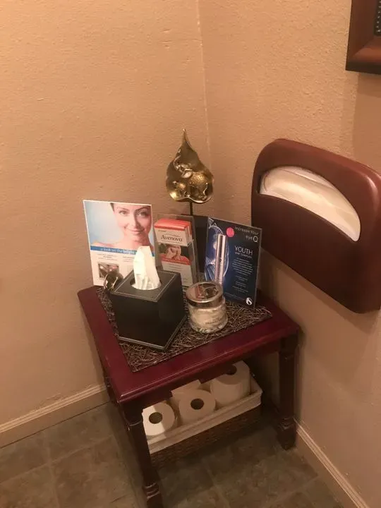 https://cdn.salonspotlight.com/photos/A04Yt0QrpLoxM1RhVKYJ/5f39dcce-c011-45cb-a2f6-b6c7327e3068_720x720