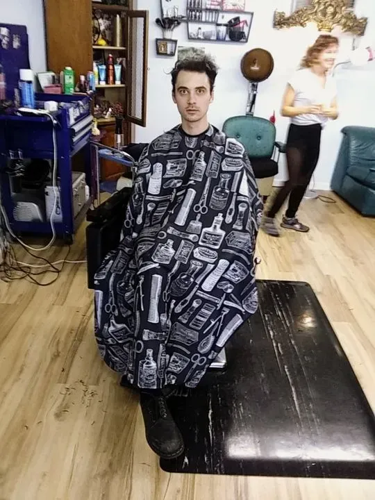 https://cdn.salonspotlight.com/photos/A3WM9T4C2s5KXnm0TWjD/beb3aa12-f573-456d-b435-db30e011a8ec_720x720