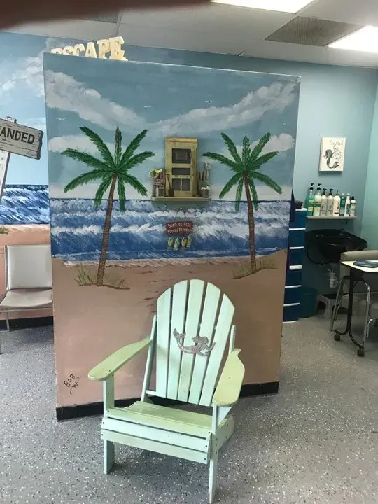 https://cdn.salonspotlight.com/photos/A5N2XhF4ZBTz0i6I1uYf/663fd9fc-f87b-414d-a51c-2b15e20edc32_720x720