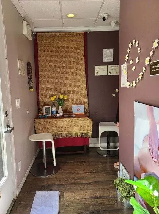 https://cdn.salonspotlight.com/photos/A6R32landJVGgvWeMloO/b40121cd-9a8a-40b6-9faa-d773d4051902_720x720