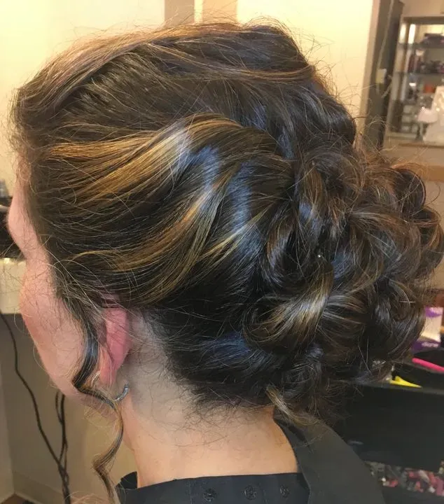 https://cdn.salonspotlight.com/photos/A7dWqddOgV1SZG0jlQJE/1e0c9476-0b7b-4c6d-93eb-f87d8112096a_720x720